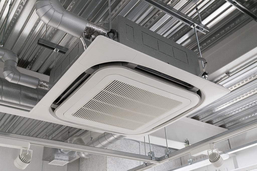 Airco geplaatst in grote winkelruimte